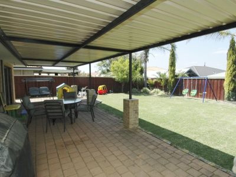 7 Fringe Lily Cres, Ellenbrook WA 6069