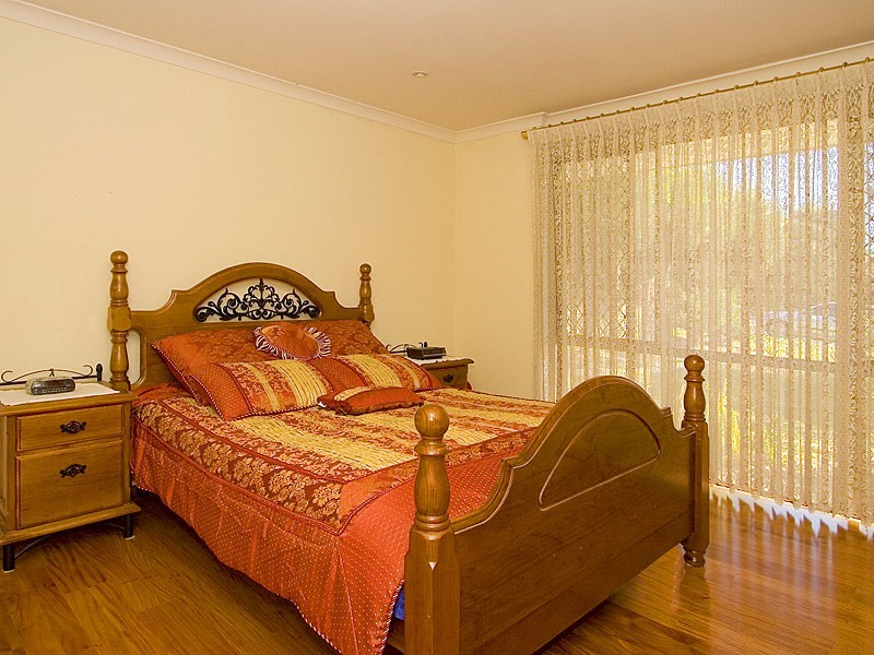 31 Whitcombe Way, Alexander Heights WA 6064