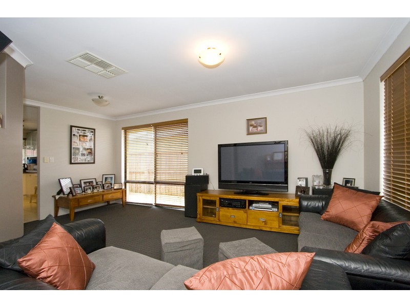 11 Morton Avenue, Ellenbrook WA 6069