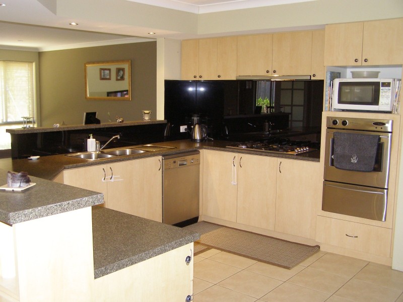 10 Farrier Terrace, Henley Brook WA 6055