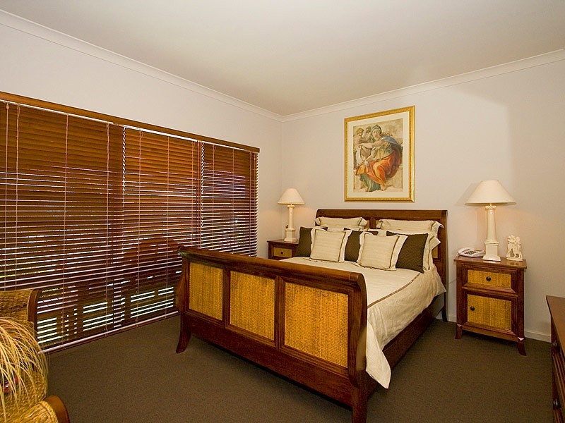 8 Travers Way, Aveley WA 6069