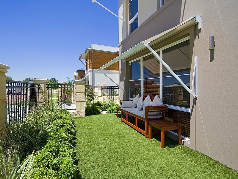 8 Travers Way, Aveley WA 6069