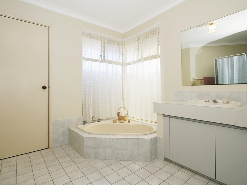 9 Ganges Place, Beechboro WA 6063