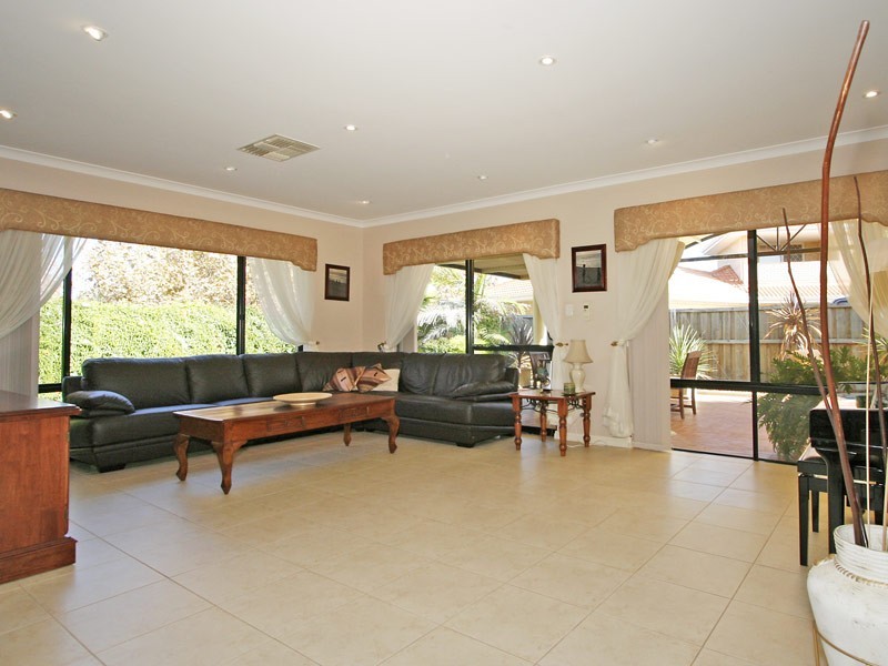 5 Whistler Court, Ellenbrook WA 6069