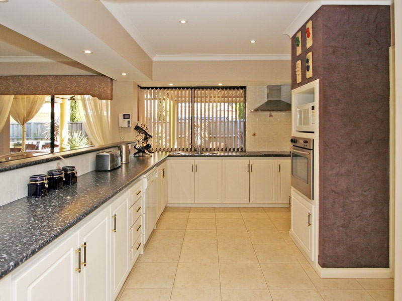 5 Whistler Court, Ellenbrook WA 6069