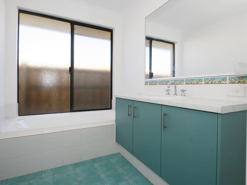 11 Ardmore Parade, Ellenbrook WA 6069