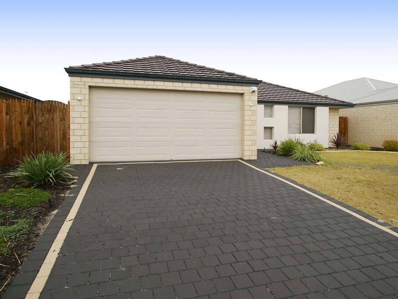17 Ardmore Parade, Ellenbrook WA 6069
