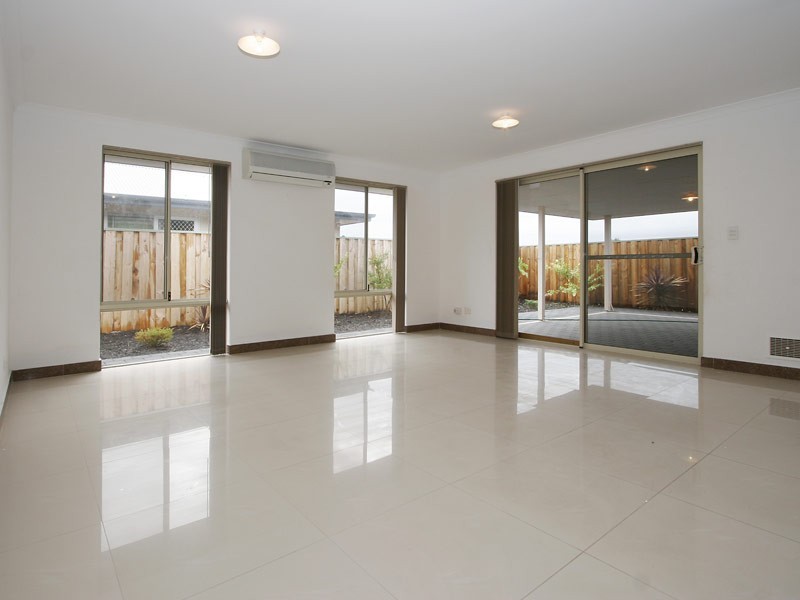 17 Ardmore Parade, Ellenbrook WA 6069