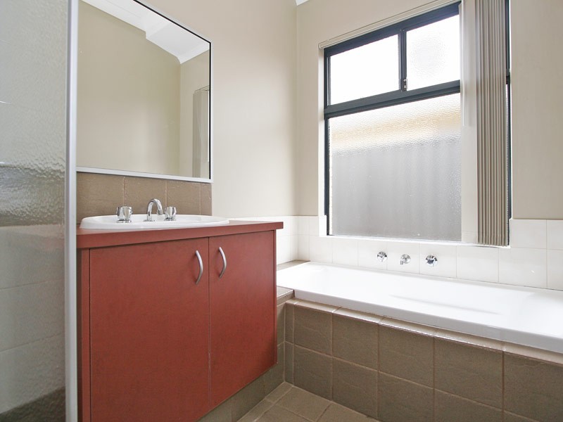 2 Vaspar Link, Aveley WA 6069