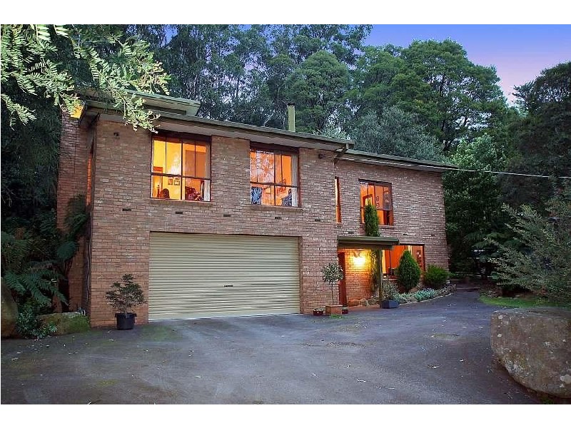 8 St James Ave, Kallista VIC 3791