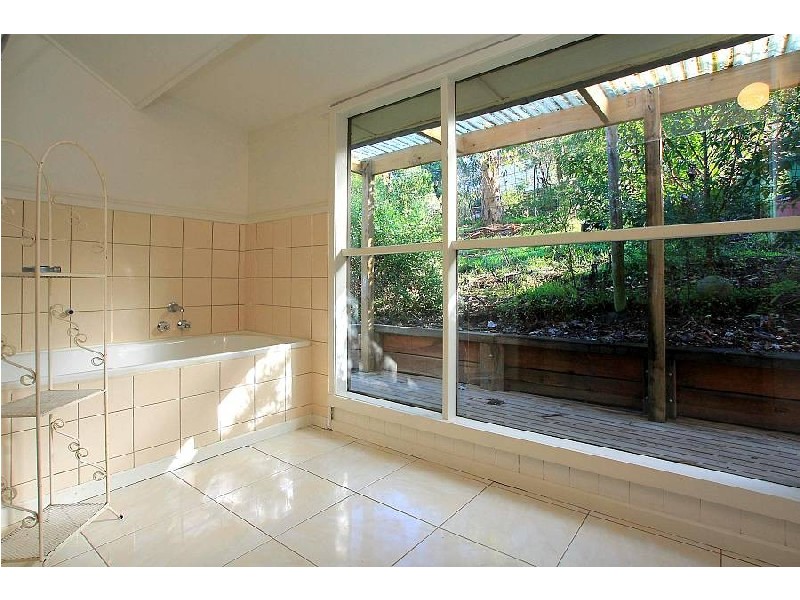 27 Mast Gully Rd, Upwey VIC 3158