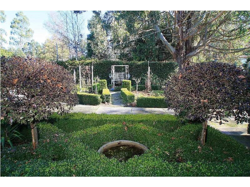 16 Oakley St, Mount Dandenong VIC 3767