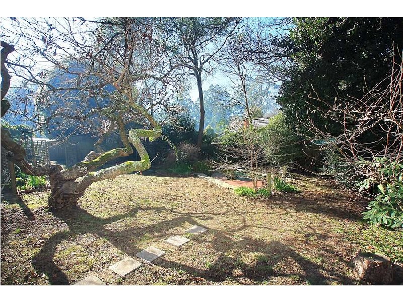 16 Oakley St, Mount Dandenong VIC 3767