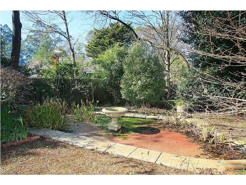 16 Oakley St, Mount Dandenong VIC 3767