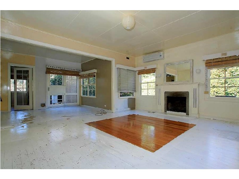 16 Oakley St, Mount Dandenong VIC 3767