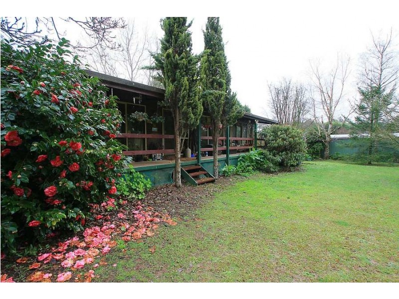 5 Reservoir Rd, Monbulk VIC 3793