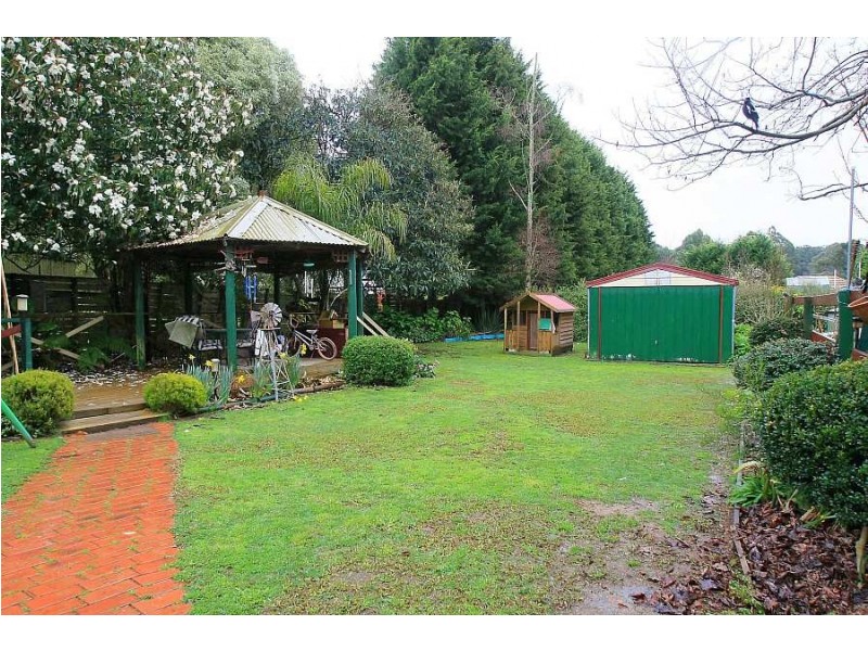 5 Reservoir Rd, Monbulk VIC 3793