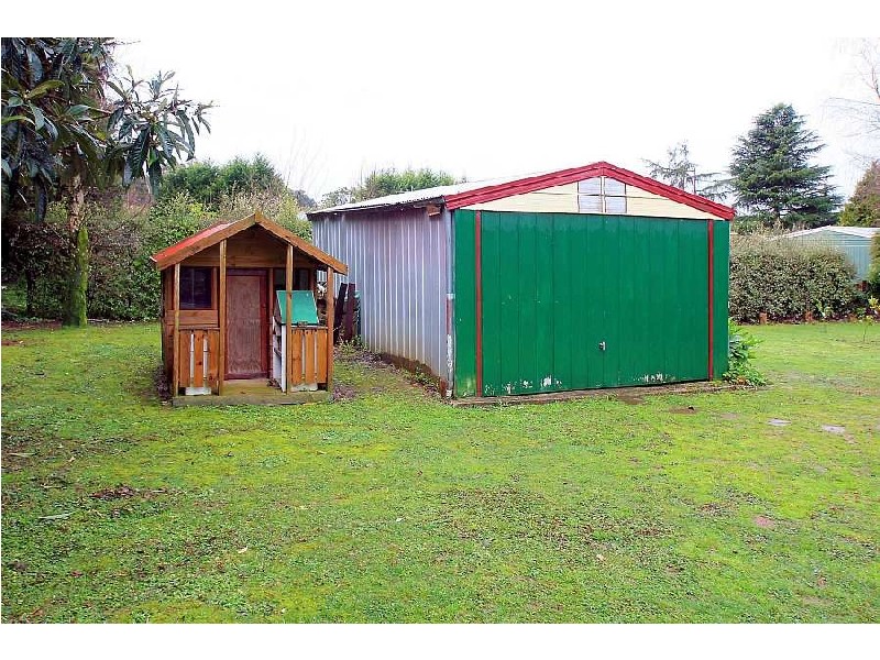 5 Reservoir Rd, Monbulk VIC 3793