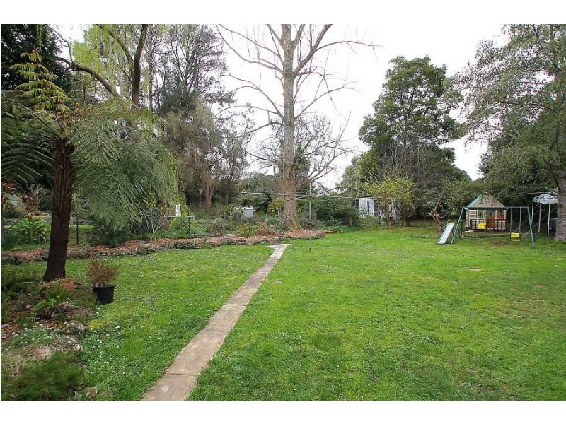 108 Moores Rd, Monbulk VIC 3793