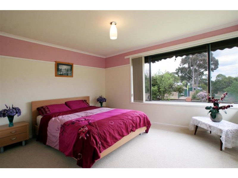 17 Forest Street, Yarra Glen VIC 3775