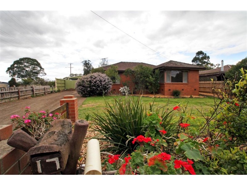 17 Forest Street, Yarra Glen VIC 3775
