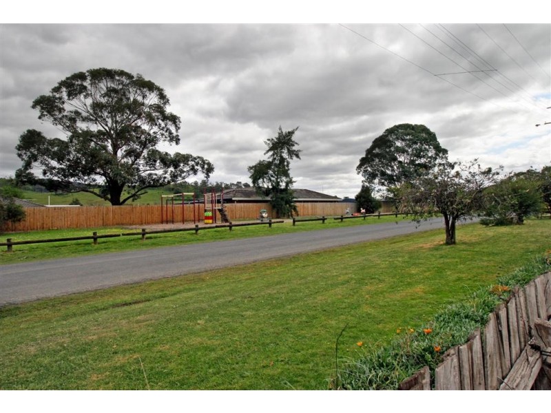 17 Forest Street, Yarra Glen VIC 3775