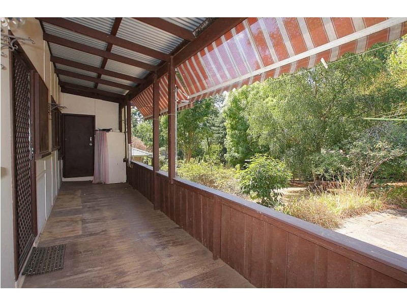 8 Haig Ave, Monbulk VIC 3793