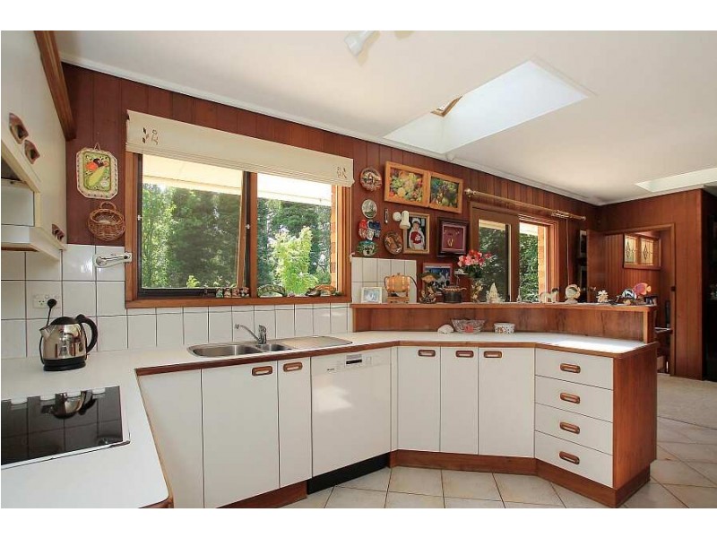 5 School Rd, Ferny Creek VIC 3786