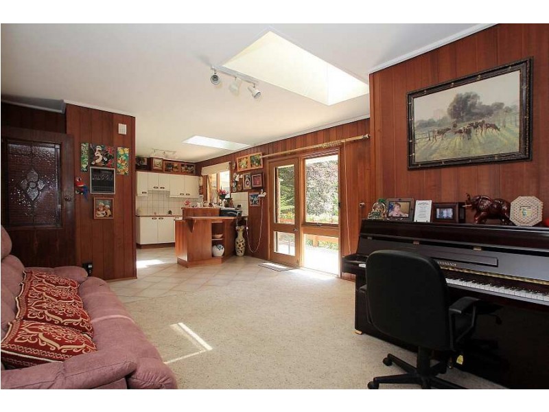 5 School Rd, Ferny Creek VIC 3786