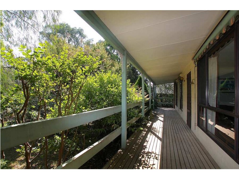 70 Mt Pleasant Rd, Monbulk VIC 3793