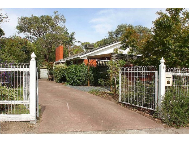 4 Cockerell St, Ferntree Gully VIC 3156