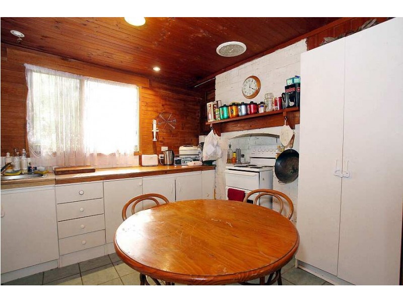 94 Main St, Upwey VIC 3158