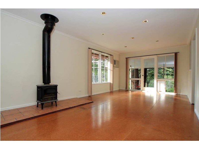 94 Moores Rd, Monbulk VIC 3793