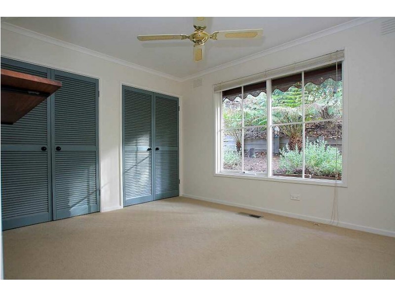94 Moores Rd, Monbulk VIC 3793