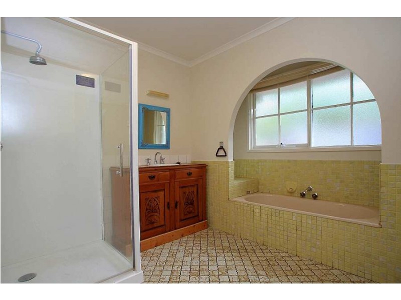 94 Moores Rd, Monbulk VIC 3793