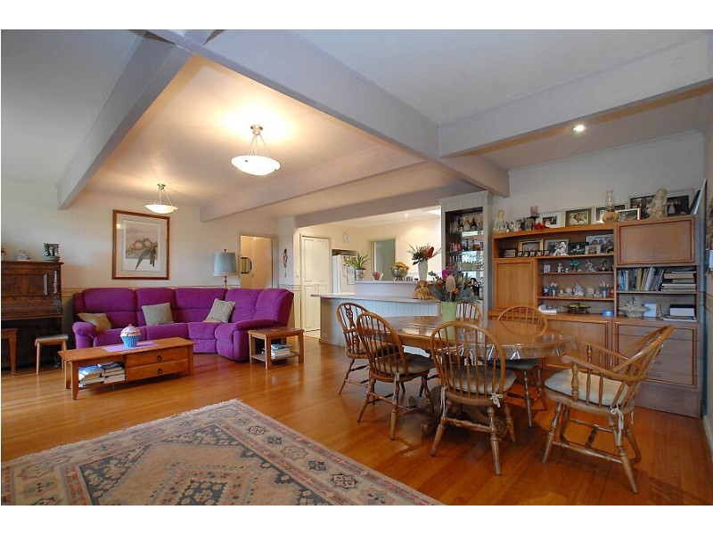 8 Halcyon Ave, The Patch VIC 3792