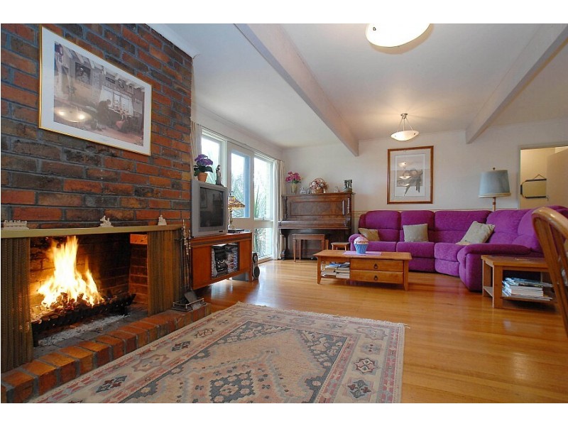 8 Halcyon Ave, The Patch VIC 3792