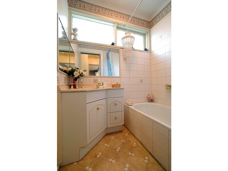 8 Halcyon Ave, The Patch VIC 3792