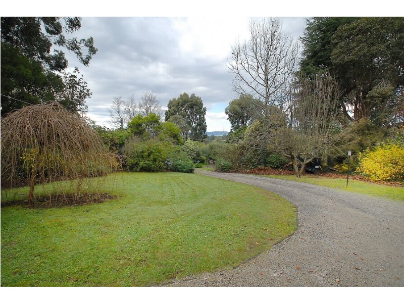 8 Halcyon Ave, The Patch VIC 3792