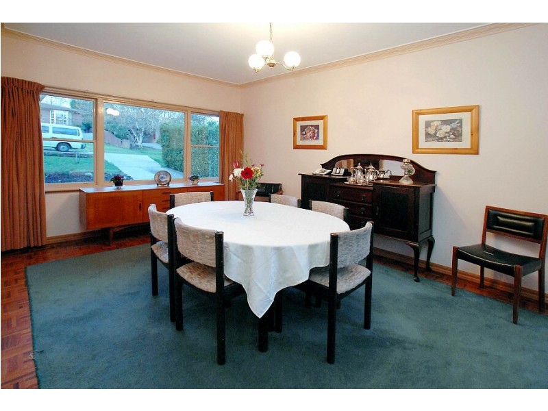 17 Nugent St, Monbulk VIC 3793