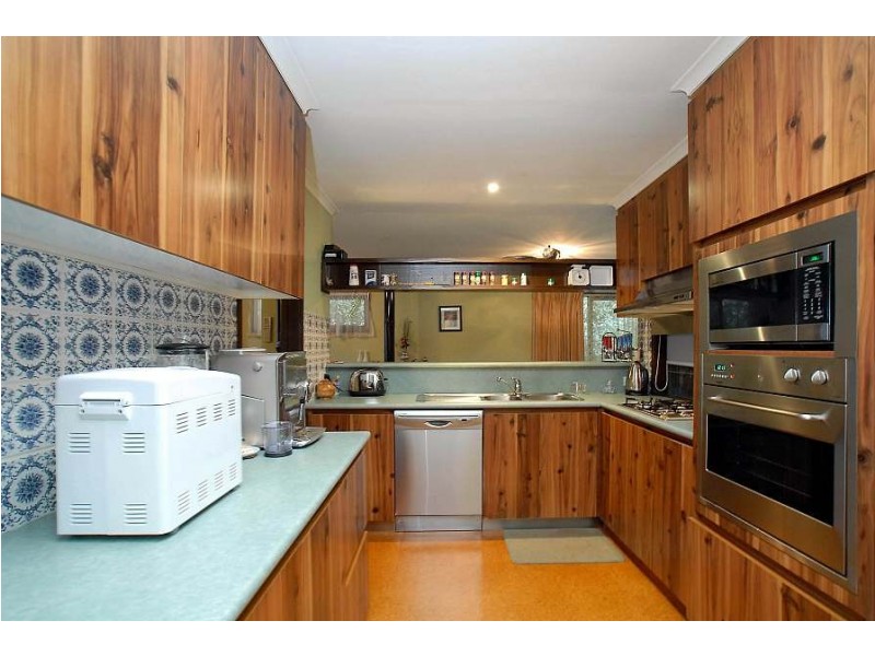 18 Baynes Park Rd, Monbulk VIC 3793