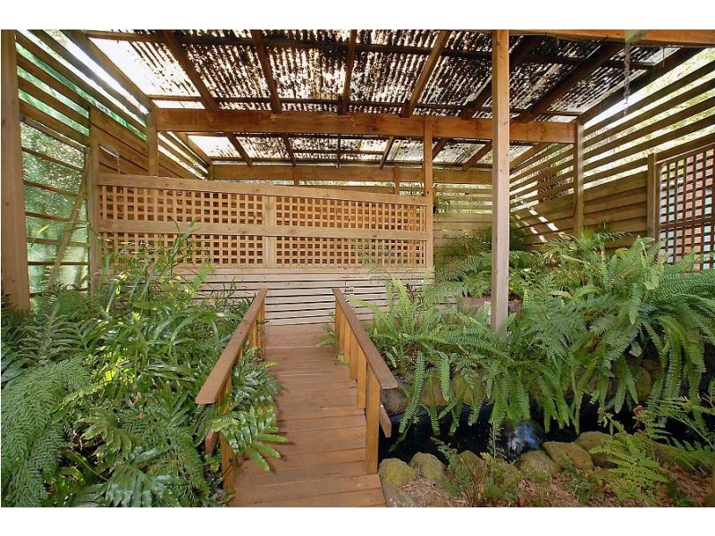 18 Baynes Park Rd, Monbulk VIC 3793
