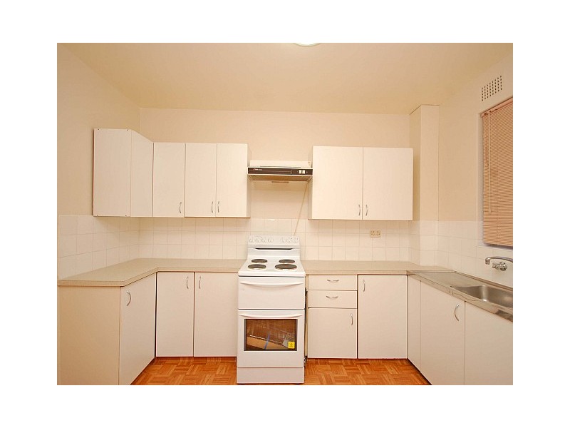 2/37 Meadow Cres, Meadowbank NSW 2114