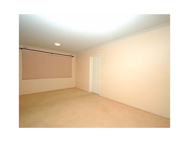 2/37 Meadow Cres, Meadowbank NSW 2114