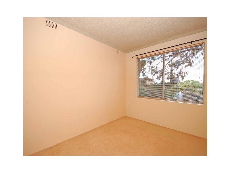 2/37 Meadow Cres, Meadowbank NSW 2114