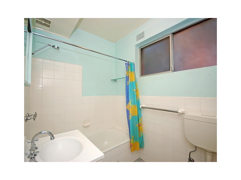 2/37 Meadow Cres, Meadowbank NSW 2114