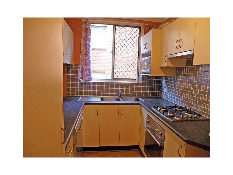 2/38 Meadow Cres, Meadowbank NSW 2114