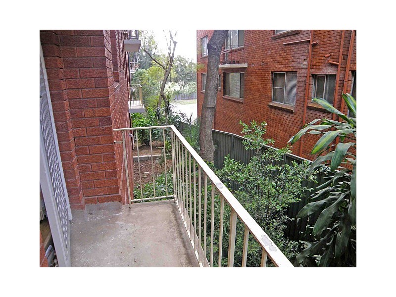 2/38 Meadow Cres, Meadowbank NSW 2114