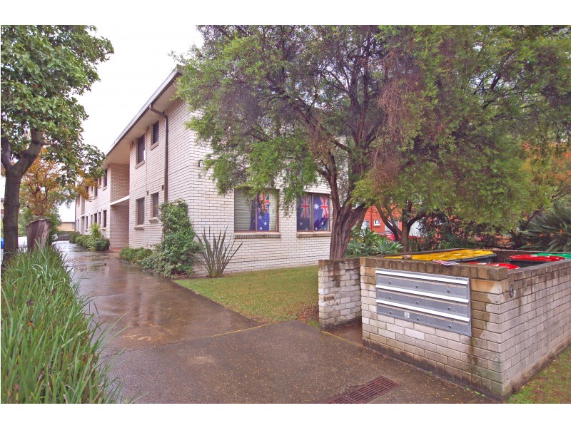 2/6 Bank Street, Meadowbank NSW 2114