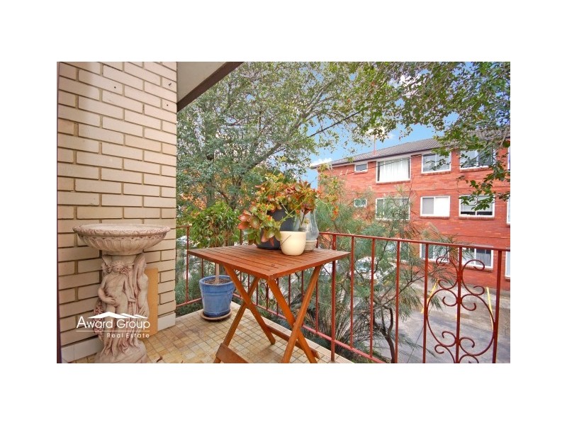 2/6 Bank Street, Meadowbank NSW 2114